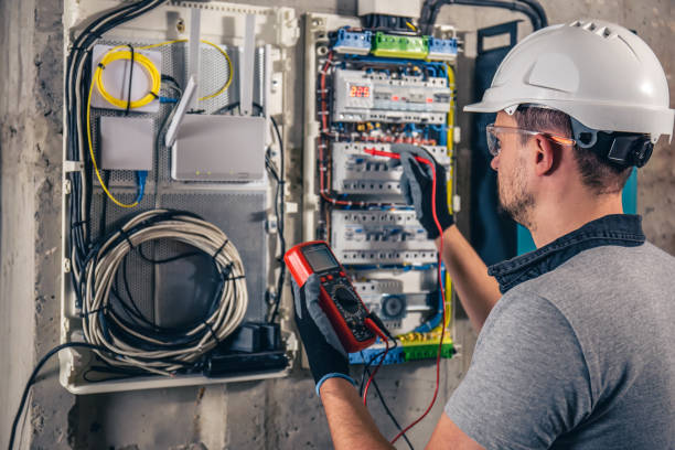 Best Licensed Electrician  in Green Tree, PA